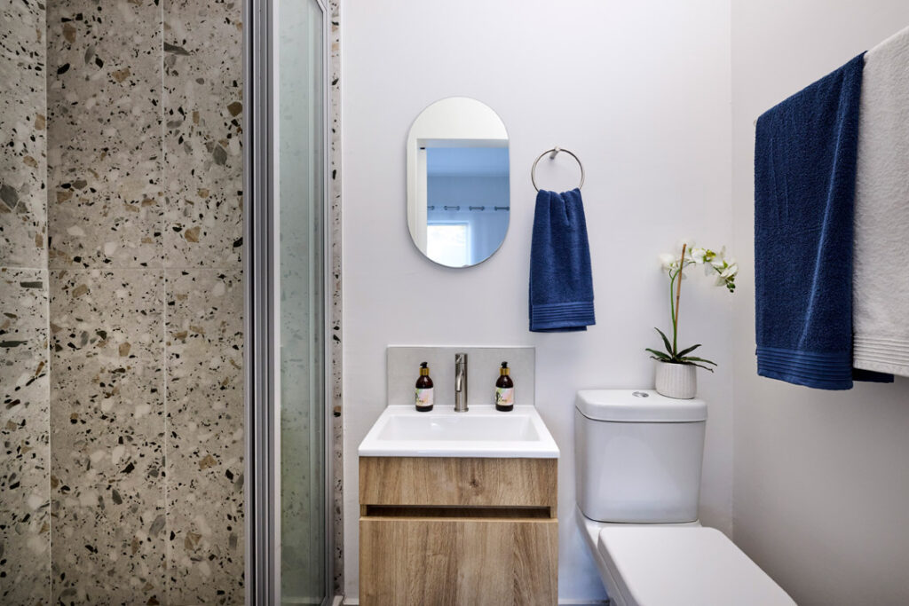 Main Ensuite Bathroom